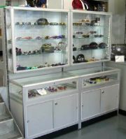 Spectacle display cabinet