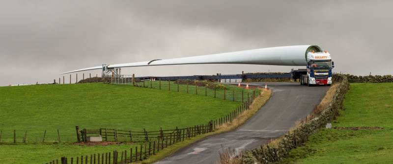 The UK's largest onshore wind turbine blades h