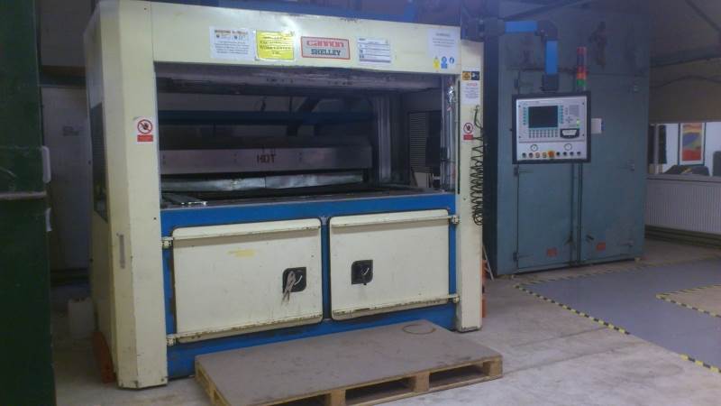 Vacuum Forming Machines