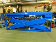 Heavy duty scissor lift for steel smelter