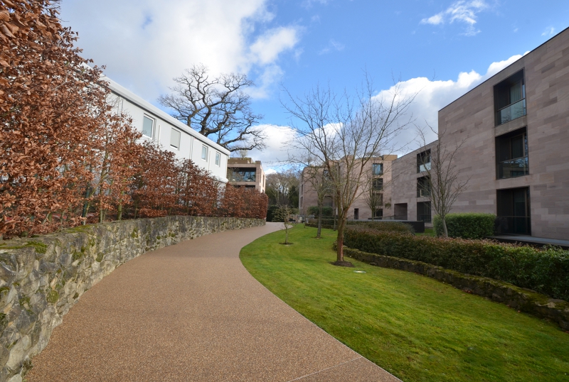 Permeable Resin Bound Walkways for North London Development