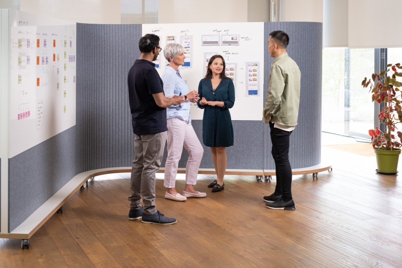 Create collaboration corners with the new ThinkingWall mobile acoustic curved wall from Logovisual
