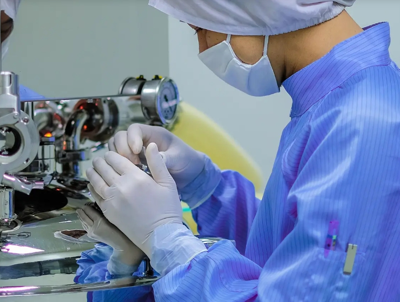 Cleanroom classifications: choosing the right standard for your process