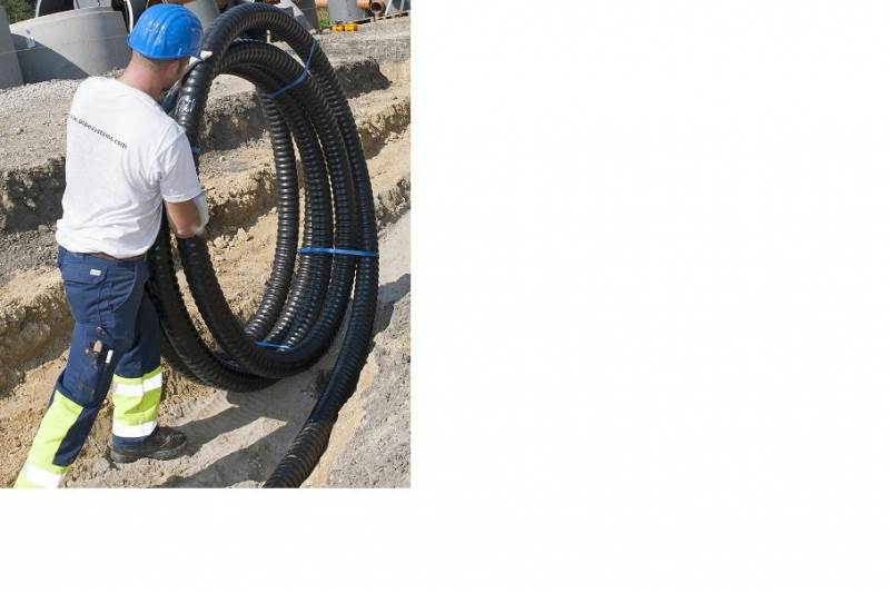 CALPEX pipe - unrolling into trench